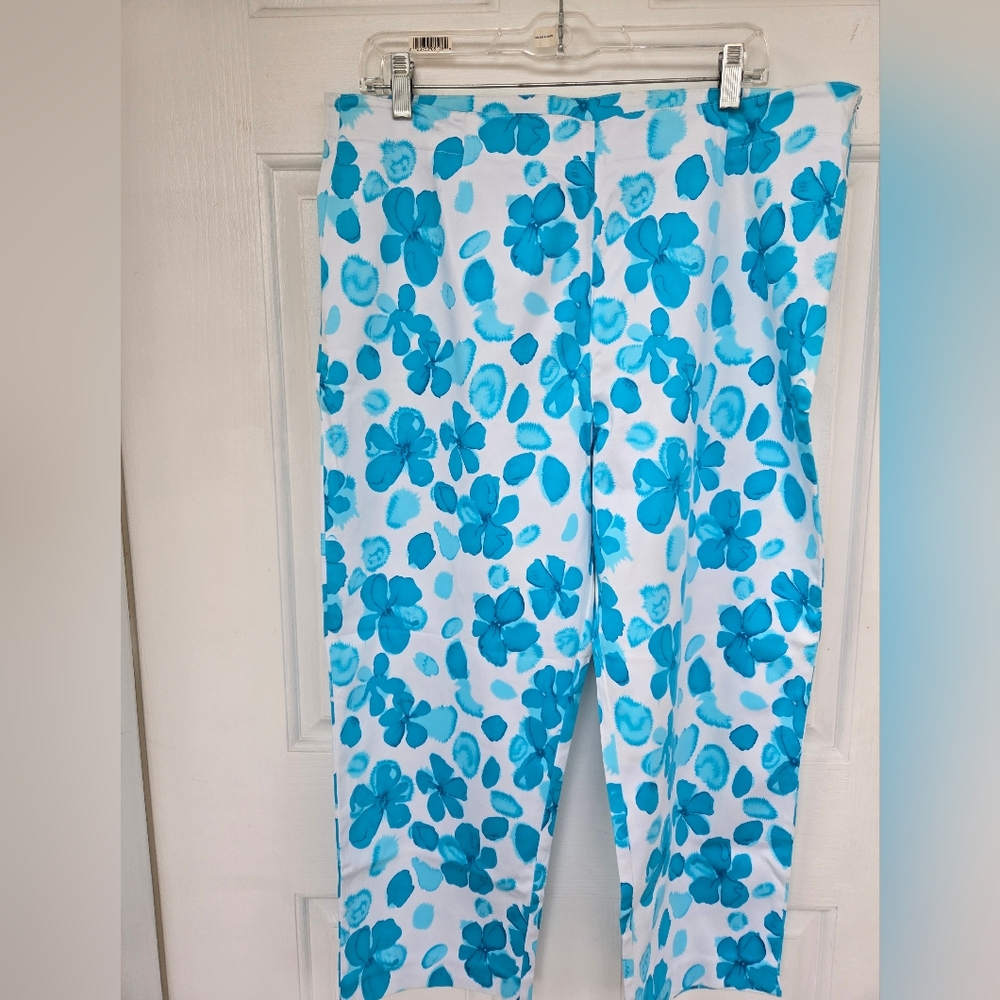 Mark,Fore& Strike Blue and White Ankle Cropped Pants Tropical Flower Print
